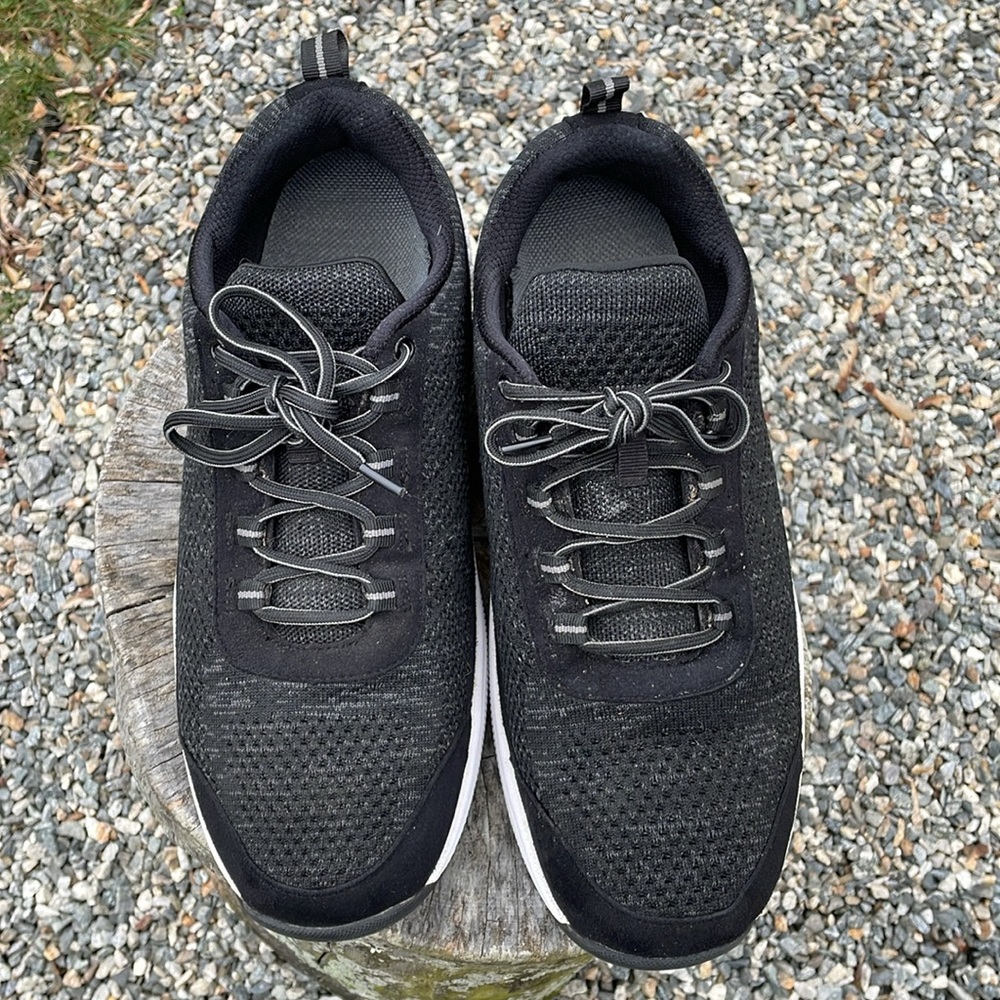 Orth Feet Sneakers View 5